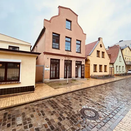 Captain Hook: Dz Jolle, In Leuchtturmnaehe Apartment Rostock